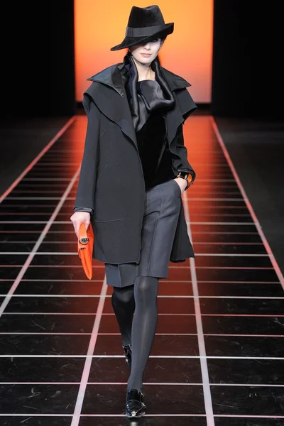 Look 27